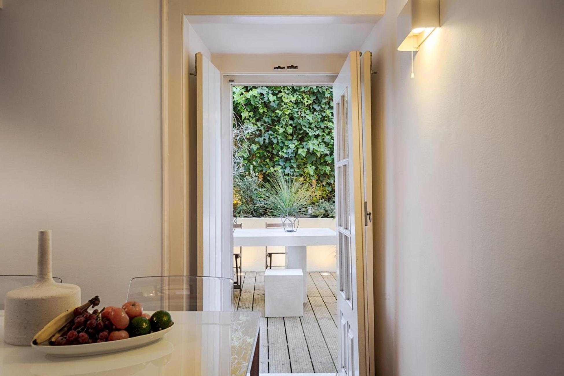 Romantic Gem In Santos Lisbon Exterior photo