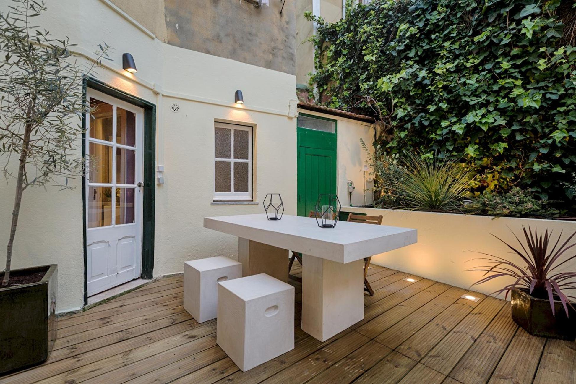 Romantic Gem In Santos Lisbon Exterior photo